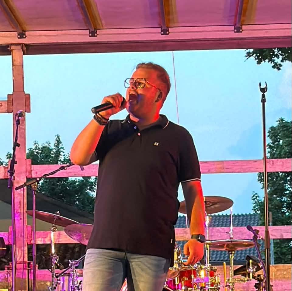 Yoran van Wandeloo, zanger en entertainer uit Herkenbosch